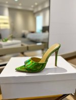 价格p： {半拖} 吉安维托 罗西 Gianvito Rossi Eiko Stiletto，轻松移动。这款 Gianvito Rossi 拖鞋采用配有精致的漆