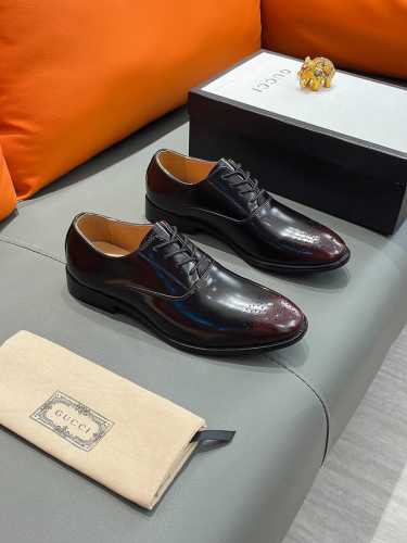 商品名称：Gucci 古驰 正规码数: 38-44 西装鞋 商品材料：精选 进口牛皮鞋面，柔软羊皮内里；原厂大底。