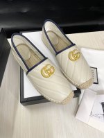 GUCCI 长期做货 最新！弹簧扣 渔夫鞋 市场顶级版本，官网同步，永不过时，超级舒适，四季都可以穿，上脚超美绗缝真皮徽标渔夫鞋。 鞋面：采用特殊进口羊皮 大底