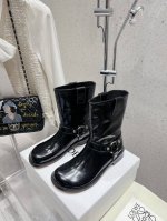 出厂 LOEWE 罗意威 秋冬新款 圆头牛皮平底时装靴短靴 简约大气时髦 耐看不过时 是时尚圈永不退潮的经典所在 复古的英伦风格 让你穿出不一样的气质.对版原版