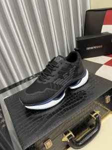 出厂价Pp： 阿玛尼 Armani 男士休闲鞋新款上市 鞋面头层牛皮真皮内里进口原版大底完美造型顶级品质，鞋面Logo电绣显得鞋型饱满，立体感十足，舒适透气超级