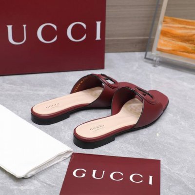 gucci高品质Gg镂空方头平底拖鞋 糖果色Gg精品拖鞋 专柜原版开模精心制作 匠心铸造经典 从为品牌注入荣光的20世纪七十年代典藏设计中汲取灵感 互扣式双G镂