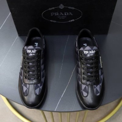 品牌：普拉达prada 标准码：男码38 44 45可以定做 等级：官网同款 材料：原版皮料 舒适透气内里 原版耐磨柔软大底 款式类别：休闲运动版 年轻时尚 欧