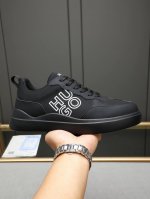 p Boss 2025最新休闲鞋本款是官方主打款1:1质量，原厂名师制作，采用进口网布拼接牛皮舒适网布内里！Pu超轻耐磨防滑大底！完美楦型，大方时尚的设计，多色