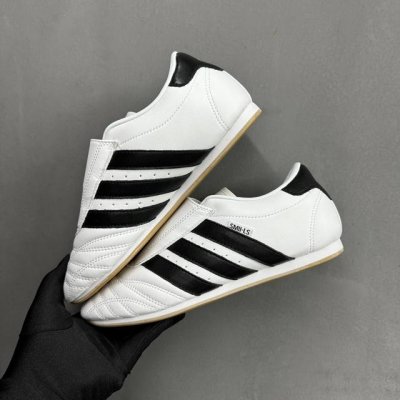 档口现货 adidas Originals Taekwondo Low White Black 跆拳道系列低帮经典复古薄底休闲运动舒适训练慢跑鞋 皮革白黑 一脚