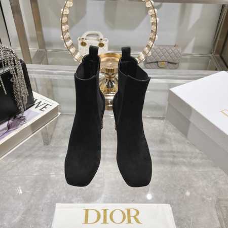 出厂 Dior 迪奥2024秋冬新款Icon系列骑士女靴 明星同款CD字母logo圆柱跟机车短靴 圆头低跟一脚蹬弹力靴 材质：鞋面进口麂皮绒: 进口皱漆羊皮+水 - 点击图像关闭