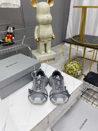 出厂 莞版顶级版本 区分市面广州版本 Balenciaga巴黎世家 九代 最新爆款3XL Sneaker系列 情侣款 休闲 老爹鞋 运动鞋 原版购入开发 做货