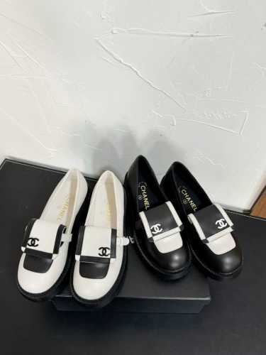 CHANEL 熊猫厚底乐福鞋 *B香奈儿经典翻盖双C熊猫厚底乐福鞋 香奶奶新品再度来袭！Chanel香奈儿经典翻盖双C熊猫厚底乐福鞋，超有经典的味道，高级感十足