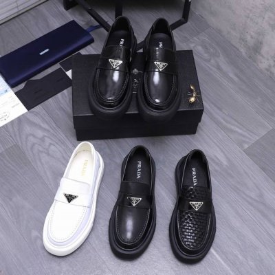 商品商标：Prada 普拉达 商务套脚皮鞋 正码码数: 38-44 商品材料：精选 编织牛皮拼接鞋面 羊皮内里 原版大底