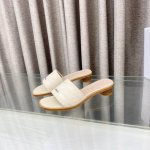 dior2025春夏新款Dway平底一字拖拼色女鞋 Cd字母Logo立体刺绣圆柱跟凉鞋 方头粗跟凉拖鞋 原版开发市面顶级版本 鞋面 原版一致水洗牛皮电绣高温水溶