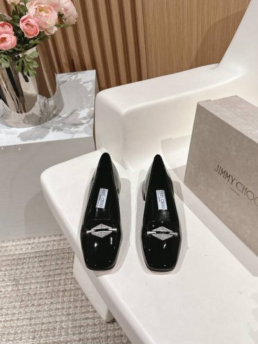 高版本Jimmy Choo 4 春夏新品爆款 乐福单鞋 高跟 系列单品 -超级A的一款啊！美得让人窒息！镂空设计给人以一种很神秘的感觉，奢华又不失低调 不管是衣