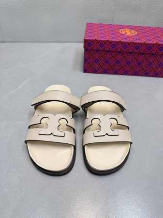 顶级版本 莞货 纯原Tory Burch Tb 二舅拖鞋 时下最火的勃肯拖鞋 鞋面采用意大利进口牛皮制成 鞋面处标志性的具有时尚气息的品牌牛皮T字恰到好处的覆盖 - 点击图像关闭