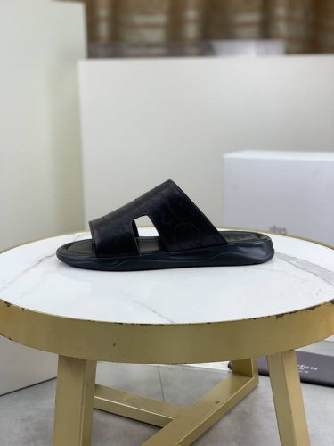 工厂p价p 顶级版本 Berluti布鲁提男士运动休闲拖鞋 面料采用原版牛皮纯手工改色｜强烈对比色调突出鞋面线条感｜明镀钯孔眼｜内部衬垫鞋跟｜原版私模Tpu发泡