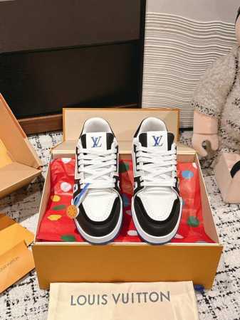 代购级 trainer 2024春夏新品 trainer经典版型彩色皮料给予不一样的穿搭趣味！ 情侣码数 顶级版本35-47 - 点击图像关闭
