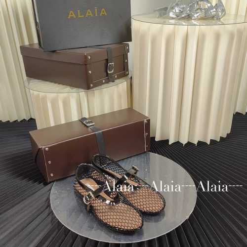 Alaia 24年新款Alaia阿莱亚法式芭蕾舞平底拖鞋 Alaia大热门平底鞋，好看又好穿 今年超火的Alaia玛丽珍芭蕾舞鞋已出货！明星人手一双。超舒服好穿