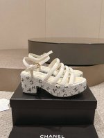 chanel香奈儿ss24 new arrival～ 小香2024春夏新品 坡跟山条带凉鞋，水钻 坡跟 条带 精致简约！ 轻盈灵动，脚感无敌 size：35～4