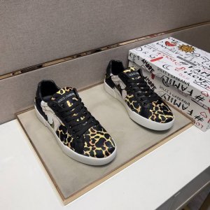 出厂价Pp Dg～ 情侣装休闲鞋 2025Z柜同步发售 码数:35-44# 1个颜色鞋面选用多材质拼接真皮内里，舒适透气，鞋底：原版舒适耐磨大底，实物拍摄实物更