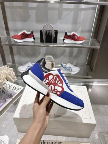 实价： Alexander Mcqueen 亚历山大麦昆 春夏男Sprint运动情侣款 鞋侧面饰有时尚个性字母Seal Logo标志 内里网 牛皮垫脚，不脱层不