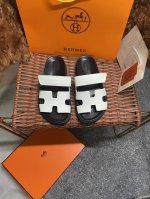 p直销P 女鞋 女装 女鞋工厂P H家 Hermes 男女同款，最近火到不行的情侣款二舅鞋- 凉鞋,搭配各种彩色袜子，潮爆了 鞋面：进口混种羊皮.鹿皮 内里：进