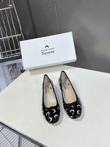 350 Marine Serre X Repetto 联名款 月牙印花浅口 小粗跟芭蕾舞鞋 单鞋 鞋头和鞋垫里面都印了月亮的标志！ 上脚脚感舒适显瘦 配啥啥好看