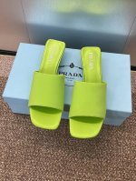 rada 2025 春夏走秀新款低跟方头女鞋 普拉达明星同款字母跟果冻色露趾凉拖鞋 材质:鞋面进口真丝面料+水染羊皮内里+意大利真皮大底 跟高:3.5Cm Si