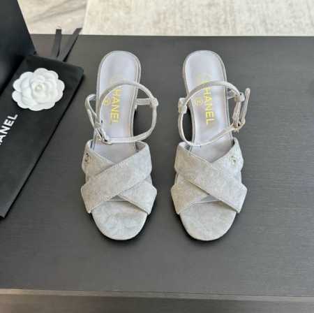 CHANE*｜小香24P春夏新品 珍珠跟高跟拖鞋 乖巧秀气的珍珠跟优雅减龄 仙气满满的公主氛围！ 鞋面采用进口羊皮 羊京 内里垫脚均为粒面羊皮 意大利进口真皮大 - 点击图像关闭