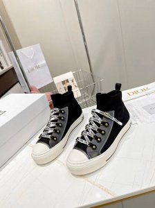 顶级正确版本 Dior 迪奥 最新飞织袜子鞋 顺应复古市场的趋势的 Dad Shoes风格鞋款鞋舌上的dior标志，鞋面运用了质感细腻的皮革和飞织全毛面材质拼接