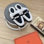 橙子出厂价 黑绒 HERMES 爱马仕 秋冬新款 银扣加绒毛半拖 秋冬新品 明星同款 小红书推荐种草 原版开模 代购版本 进口羊羔毛+小羊皮 垫脚小羊毛 私膜真