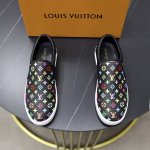 品牌 Lv路易威登 标准码 38 44 45可订做 等级 官网同款 材料 原版面料 舒适透气内里 轻便耐磨大底 款式类别 男士时尚休闲鞋靴 跑步 运动鞋 尊贵奢