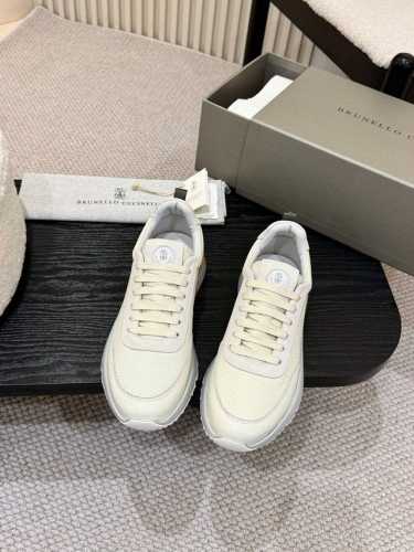 元 Brunello Cucinelli 2025Ss新款休闲运动鞋出货 新材料 丰富色彩和雅致细节重新定义了这款运动鞋的风格 鞋面的粒面小牛皮洋溢着复古的品味