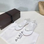 高品质出厂 小众潮牌 Alaia 阿莱亚25春夏走秀款透气网面芭蕾舞鞋平底夹脚凉鞋 最近超火的一款平底鞋 章小蕙同款 甜酷芭蕾风 人气超高的一款芭蕾舞鞋 浪漫又