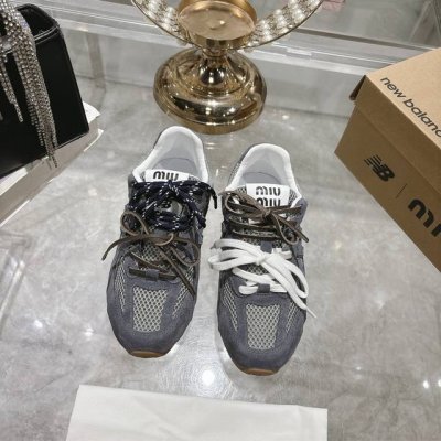出厂单鞋 New 新款新色Balance530联名款25Ss春夏新款 超级大热门 无论你如何穿搭请都不要放过这一双530系列的运动鞋 非常好搭配 洋气到不行 时