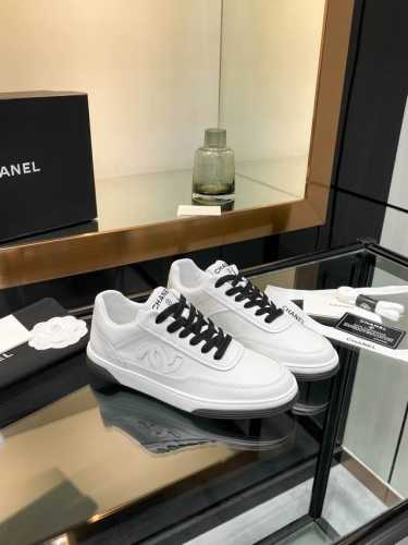 chanel香奈儿24Sf最新款 全皮 熊猫配色 小白鞋 休闲 运动鞋 滑板鞋 原版购入开发 做货 小香 C家 专柜又一超级大爆款，网红博主小姐姐们的挚爱，社交