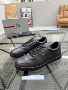 顶级代购 普 炸街男神新品来袭，超人气爆款专柜新款，原厂配置意大利进口牛皮面料，高品质复杂拼接工艺，经典的外观搭配新底更加潮达人，进口牛皮内里垫，透气舒适，鞋底