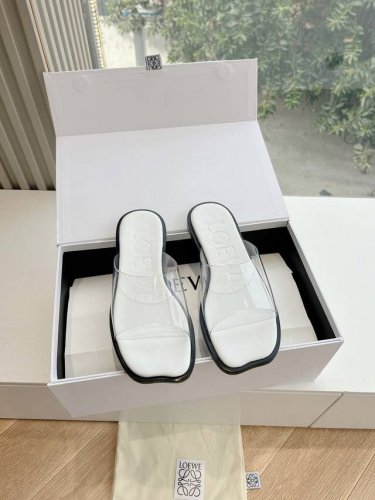G022代购级别所见即所得罗意威新款拖鞋Loewecampoloewe全新Campo玛丽珍鞋来自秀场延续品牌设计师Jonathan Anderson一贯的玩味主