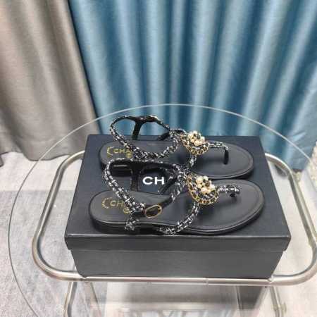 厂价 CHANE* ｜小香25C春夏新品山茶花双C珍珠夹脚凉鞋！ 这一季的凉鞋实在是太好看了吧！都是美眉们必不可少的出行单品此款凉鞋上脚非常的舒适 非常显瘦出行 - 点击图像关闭