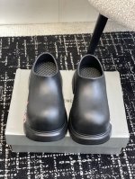 冲量价: 代购级 balenciaga 25Ss 春夏季 新款 顶级版本原版开发 极致轻量化 众多国内外一线潮流明星上脚加持 时髦又兼具舒适感 上脚还很显白 夏