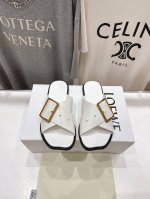 高版本出厂 Loewe 罗意威2025 Ss新品复古风平底沙滩拖鞋～小红书、外网火爆款 最近大热的一款拖鞋 超级可爱 时髦精绝对不能错过的必入款，没有任何繁杂装