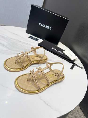 CHANEL2025小香新款经典夹脚凉鞋，独特双层沿条工艺， 原版1:1开模logo散发持久魅力小香凉鞋生动知性优雅衬托出女性独有的美丽 面料：羊皮 内里：进口