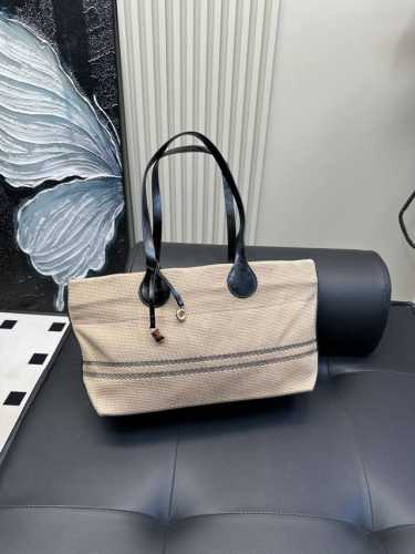 Loro piana: 亚麻托特包 这个季节背刚刚好 优雅自信 气质高雅 小号33*20Cm