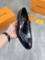 出厂价Pp 实价 Louis Vuitton 新款Lv路易威登 * 顶级版本 Lv经典皮鞋！选用进口原版开边珠小牛皮 高端猪皮内里 原版耐磨橡胶组合大底！高品质