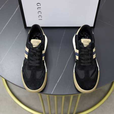 出厂价： 品牌：古奇 标准码：38-44 等级：官网同款 材料：原版面料 舒适内里 轻便耐磨大底 款式类别：男士时尚休闲鞋 跑步 运动鞋 尊贵奢侈品大牌元素 顶 - 点击图像关闭