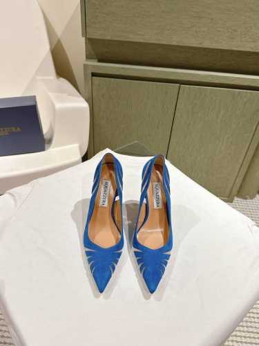 Aquazzur* 菠萝早春专柜新品仙女时装鞋系列，大量上新同步官网全系列均可定制龙年主打一个火爆，全网各大网红纷纷开秀，绝美的穿搭系列！ ★★★★★ 鞋面 羊