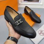 实价批 p H男士经典乐福鞋 将经典的鞋履款式与标志性风格融为一体 黑色Hf小牛皮鞋面 水染牛里 原版大底 码数38-45现货 时尚休闲不可与各种季节的单品搭配