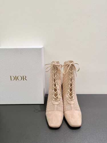 工厂价 Dior 迪奥2024春夏走秀高定系列Naughtily-D镶钻女靴 CD字母logo 藤格纹通体提花刺绣优雅水钻及裸凉靴 明星同款粗跟方头系带流苏罗马