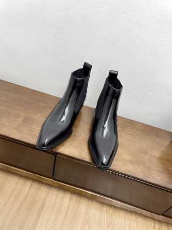 顶级品质Alexander Wang亚历山大王 24ss 秋冬新款金属跟粗跟短靴简易裸靴！ 恰到好处的高跟，搭配最潮头型女王的绝佳搭配！ 金属粗跟稳稳的安全感， - 点击图像关闭