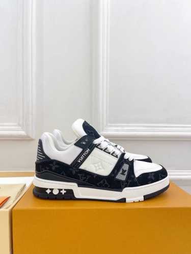 橙子出厂价p louis Vuitton 路易威登 Lv Trainer 情侣款运动鞋板鞋 休闲复古篮球鞋 从复古篮球鞋汲取灵感 打造备受青睐的 Lv Trai