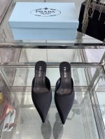 PRADA普拉达 2025ss新品T台秀场穆勒鞋 真丝尖头系列 顶级版本 prada25“T台秀款”,主推热卖款式，真丝材质搭配TPU穆勒系列春夏单鞋凉鞋系列