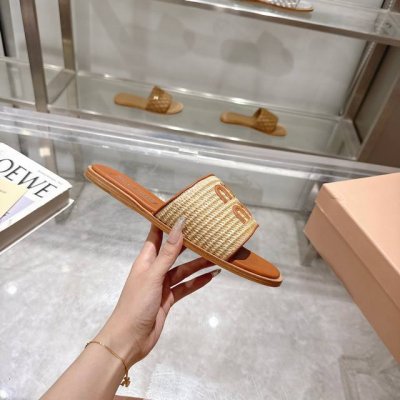 miumiu2025Ss春夏新款高跟底小羊皮凉鞋拖鞋 顶级版本 Zp开发 原版拆卸 对版菱格纹 秒杀市面普通版本，Miumiu真的太少女啦！小羊皮超级软糯 舒适