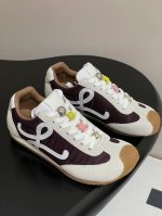 配飞机盒包含扣子 loewe 罗意威2025杨幂同款Ballet Runner2.0 芭蕾德训鞋 阿甘运动鞋不对称鞋头造型 明星同款 经典一眼就爱上的 拼接的极
